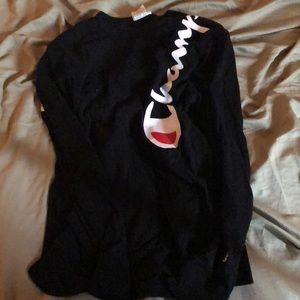 Champion longsleeve.